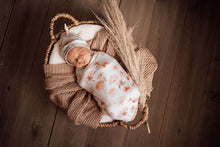 Load image into Gallery viewer, Snuggle Hunny Kids Swaddle &amp; Beanie Set - Paradise
