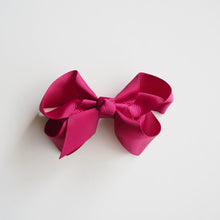 Load image into Gallery viewer, Snuggle Hunny Kids Clip Bow Medium - Burgundy Wine
