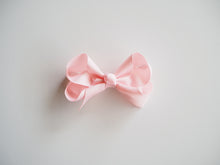 Load image into Gallery viewer, Snuggle Hunny Kids Clip Bow Medium - Light Pink
