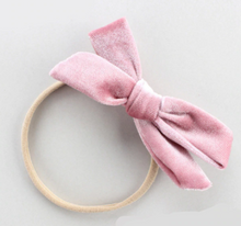 Load image into Gallery viewer, Velvet Bowknot Headband
